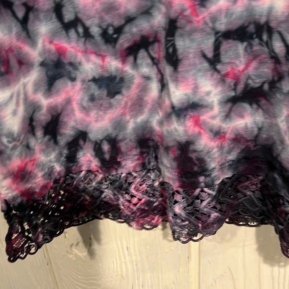 GLIMA  made in USA TOP WITH CROCHET EDGES AT BOTTOM 3/4 sleeves - Picture 7 of 12